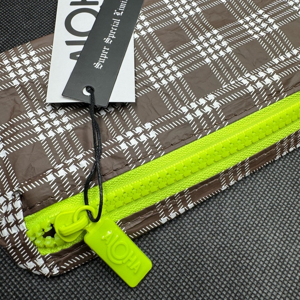 Aloha Collection Super Limited Edition Palaka Mini Pouch Set - Picture 15 of 15